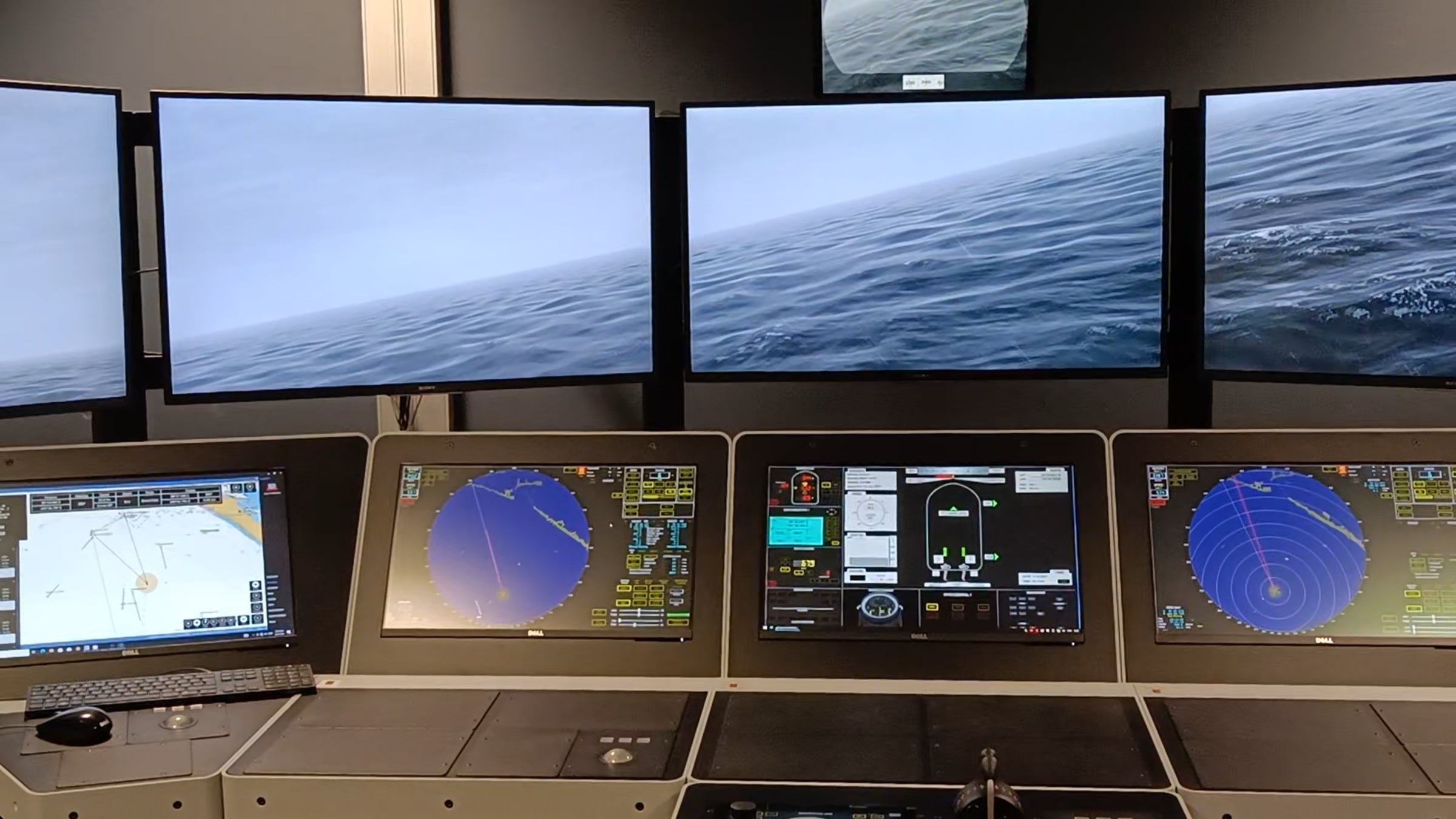 VOYAGER AI performing COLREGS Collision Avoidance at 55 Kts in AMC ...