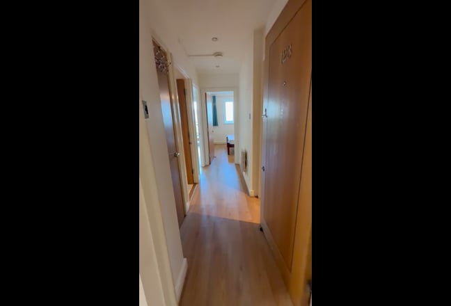 Bright 1-Bed Apartment Stratford with Gym & Sauna Main Photo