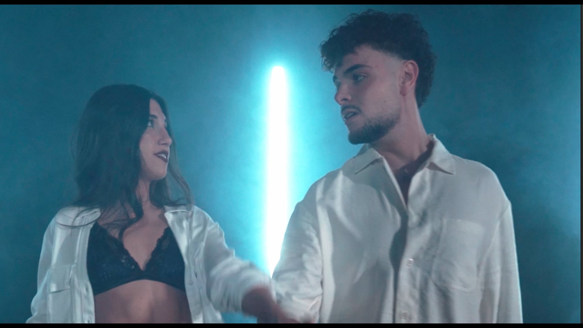 Angel y Ainhoa - Huir