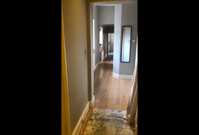 Cosy, large room, ensuite & garden!  Main Photo