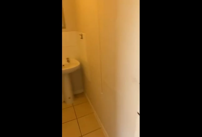 Double room available in Wood Farm.  Main Photo