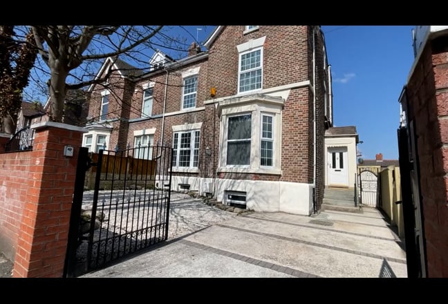 Beautiful Single room close to Oxton Village Main Photo