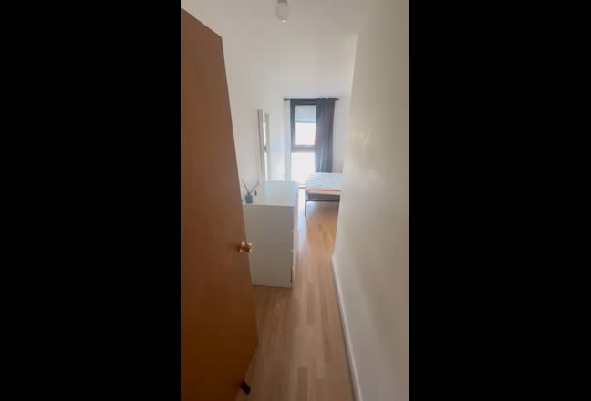 Double room with separate bathroom.  Main Photo