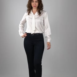 Vidéo: Blouse blanche en satin pour femme ORIANA