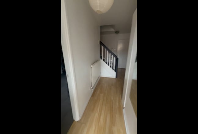 1 Double and 1 medium room to rent ,females only Main Photo