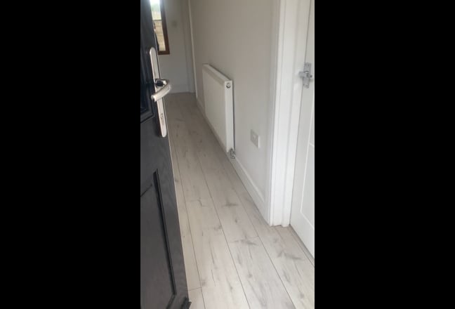 Double Room in BN2 Main Photo