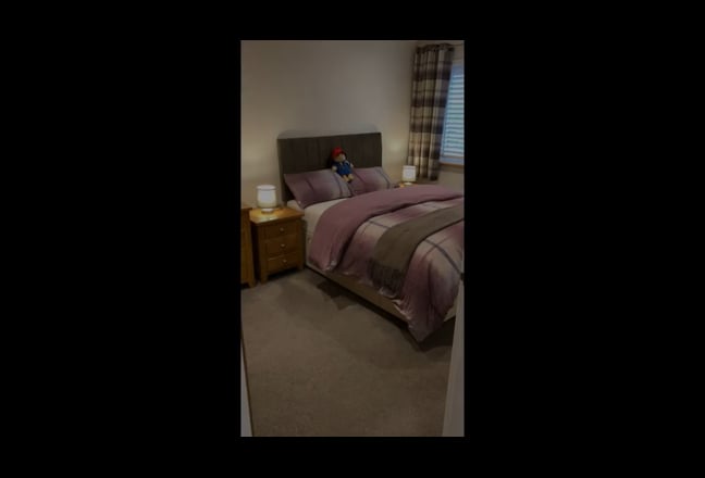 Large Comfortable Double En-Suite Main Photo