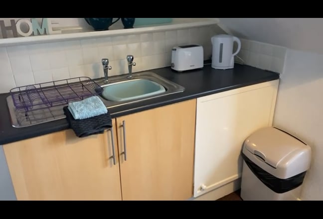 Single room - ideal contractor accommodation Main Photo