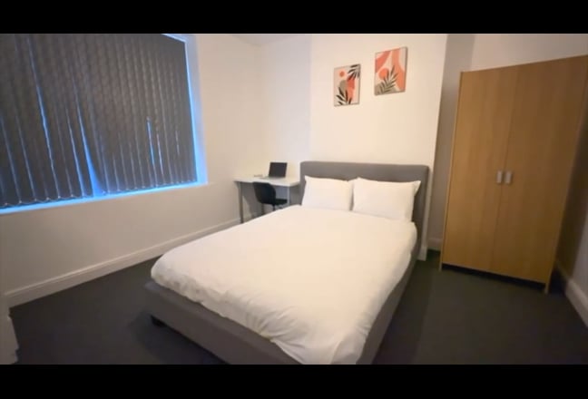 Two Rooms Available in Friendly 3-Bed House Main Photo