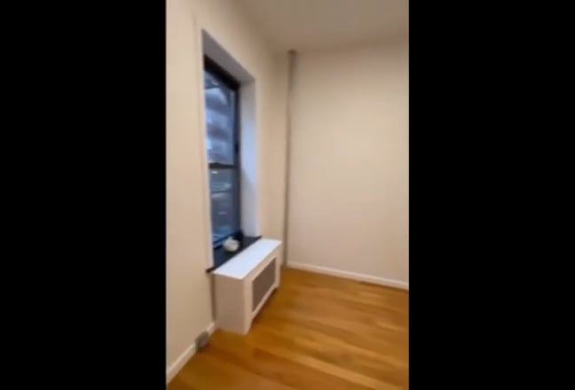 Renting 1 room in Chinatown Apartment  Main Photo