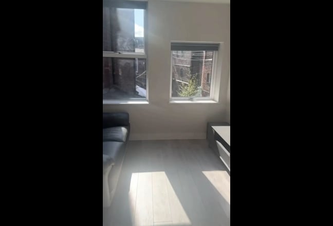 1b flat located in Warrington town centre  Main Photo