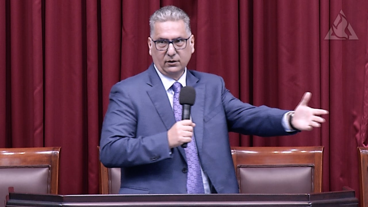 Sacudiendo todo lo conmovible