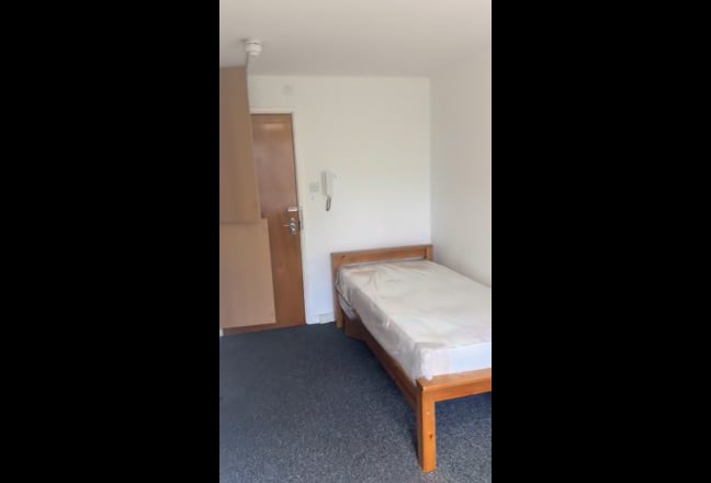 Professional Flat Share - Maida Vale - Avail Now Main Photo