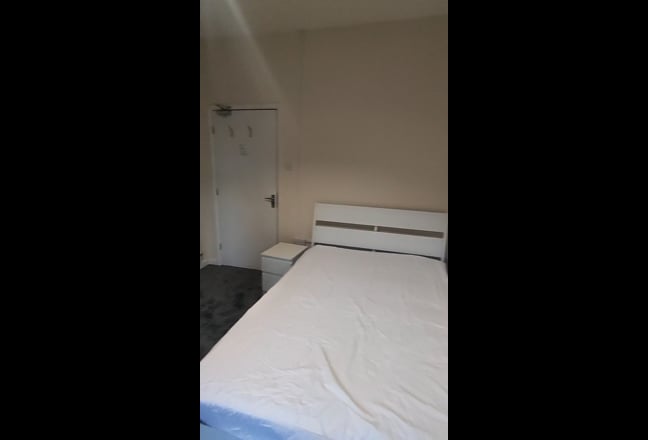 **Available Now: Room B3 - Single Occupancy** Main Photo