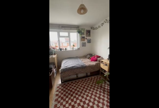 Large doubleroom, Battersea Power Station Main Photo