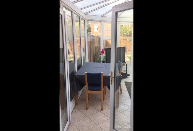 🌞 👩‍🎓Double in graduate house share  Main Photo