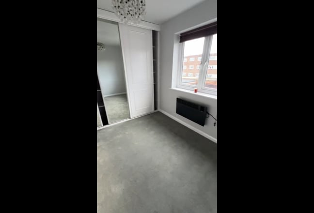 Spacious 1 bedroom flat in Rushgreen Main Photo