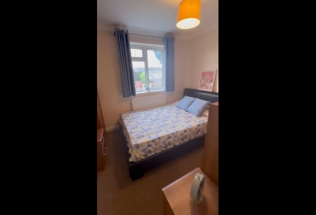 Video 1: 1st floor double room View 1 