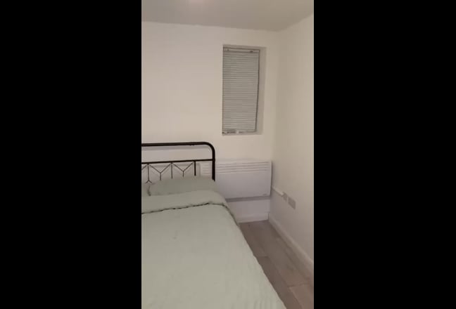 Single room &pound;550-Studio flat &pound;1050 Bills Included Main Photo