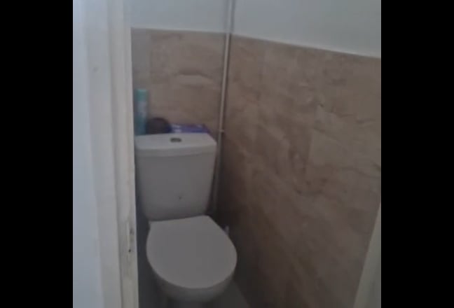 Small DoublesClose To Stepney Grn Stn Bills Inc Main Photo