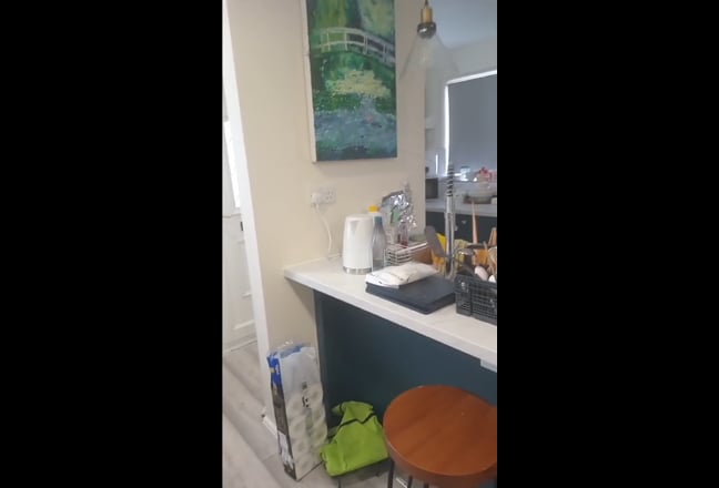 Subletting 2 - bedroom flat for females in B32. Main Photo