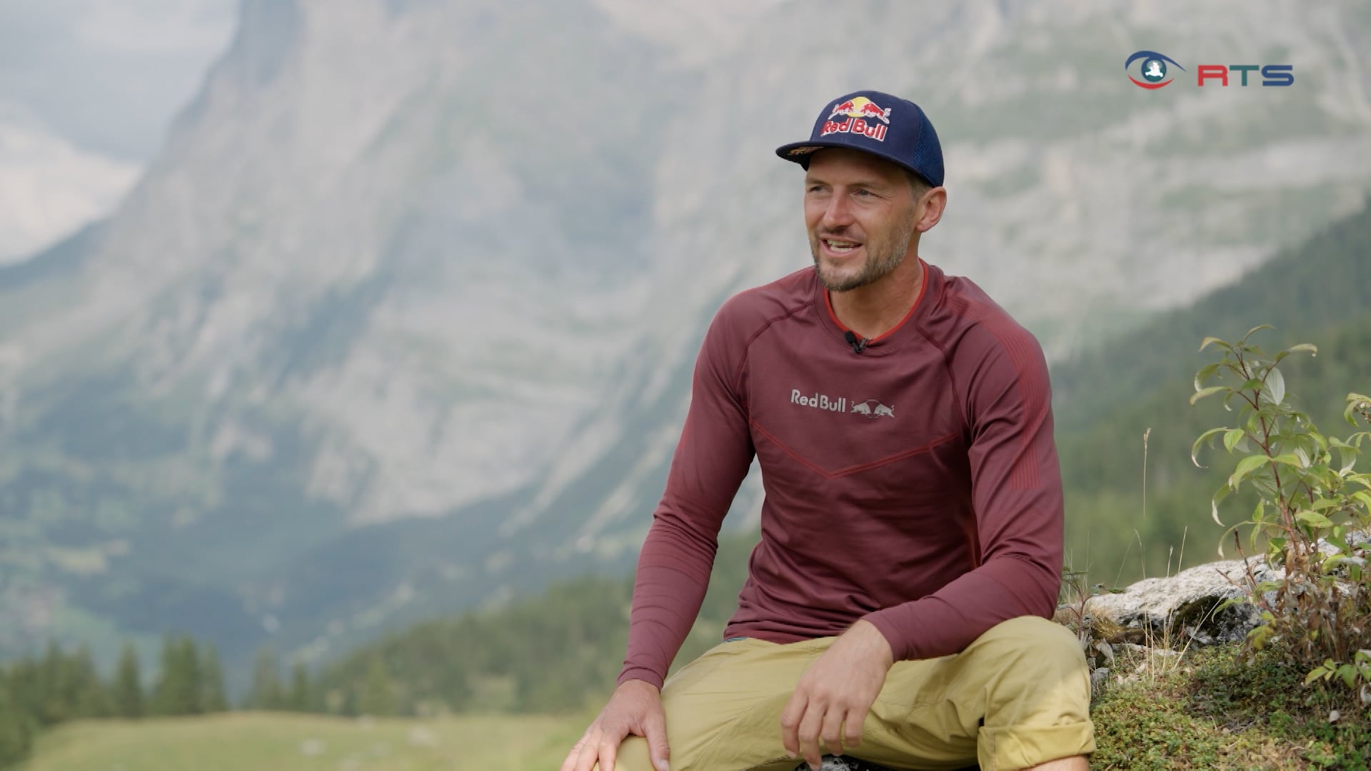 laengster-gleitflug-der-welt-wingsuit-pilot-peter-salzmann-im-talk