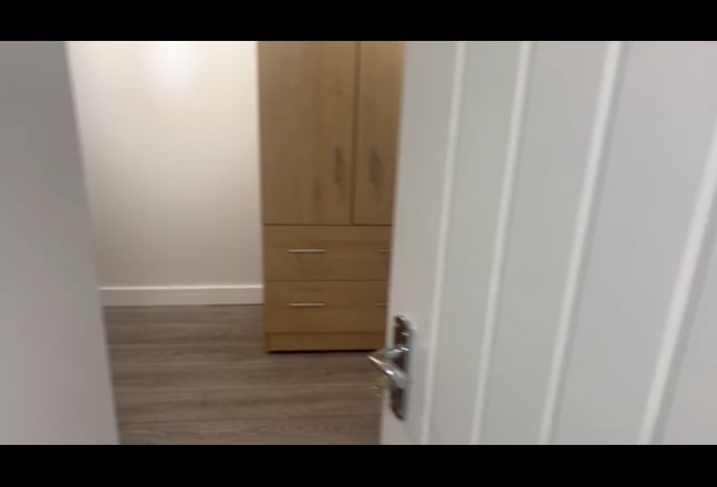 En suite Room in a Shared House Main Photo