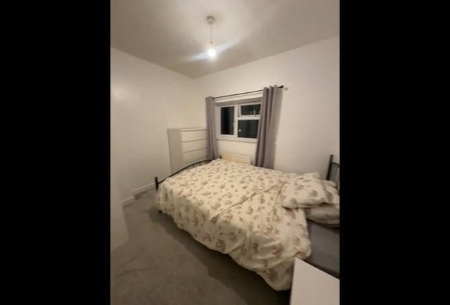 Double room for rent in family home Main Photo