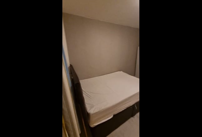 Single Room to Let Main Photo