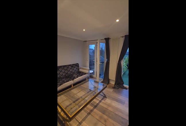 Scenic Studio in The Heart of Wimbledon Main Photo