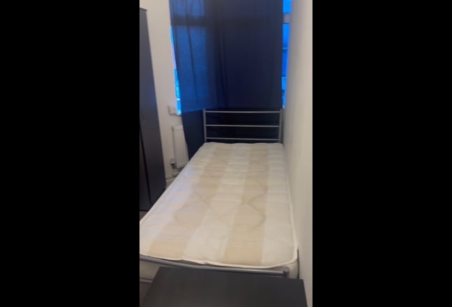 Small Double ( Dss Accepted )  Main Photo