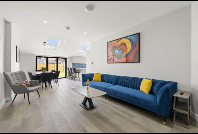 🏡 Brand New Luxury House Share - Double En-suite  Main Photo