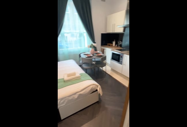 [Short Let] High Ceiling 1B1B near Baker Street  Main Photo