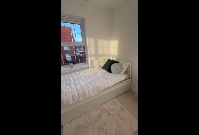 Double bed in a new home  Main Photo