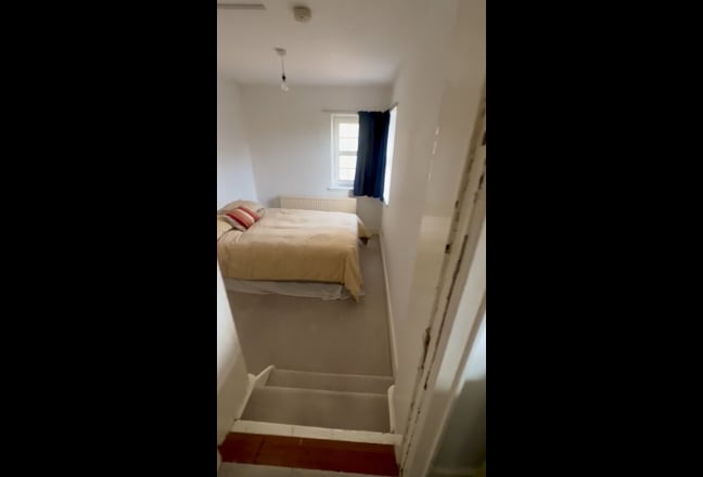 Rare Opportunity to live in a Seafront  House  Main Photo