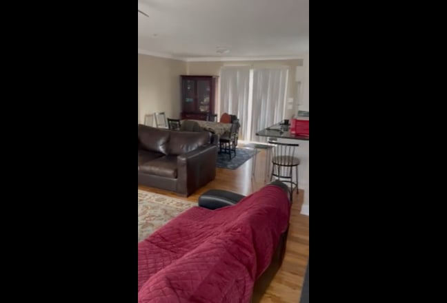 1 Private Master Bed in Luxury Shared Apartment Main Photo