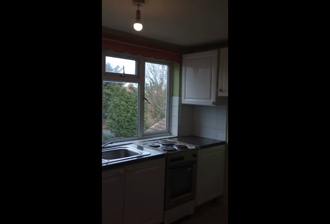 A bright,spacious and fully furnished flat to rent Main Photo