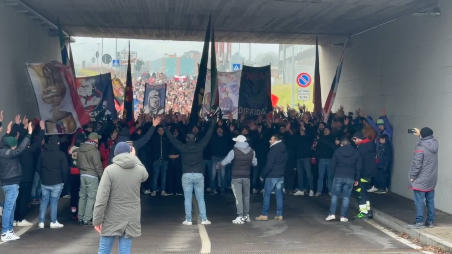 Forte sostegno dei tifosi al Bologna a Casteldebole