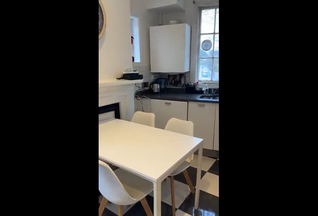 LARGE Triple Room to Rent with private balcony  Main Photo