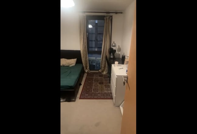 Double Bed  Room Avilable to Rent  Main Photo