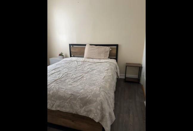 Furnished Room for Rent – Weekly | Move-In ASAP Main Photo
