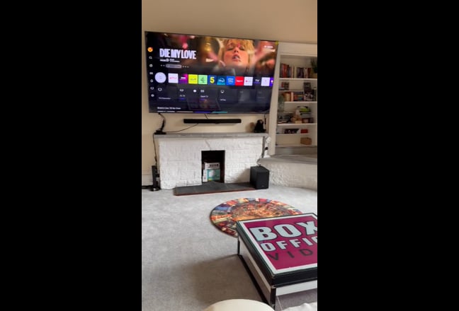 Stylish Edinburgh Flat with Large Living Space  Main Photo