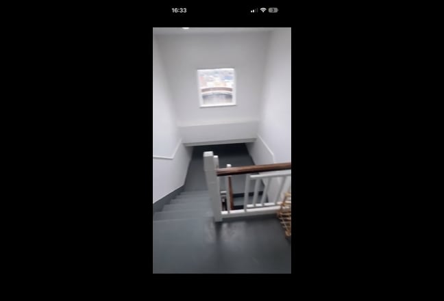 Fab 2 bed top floor flat Thanet House on Coombe Rd Main Photo