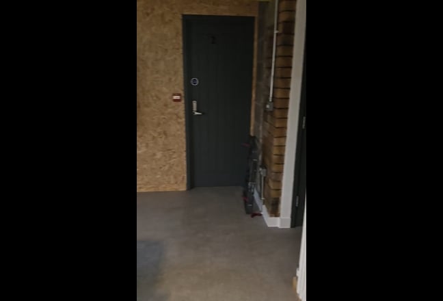 Top Floor Room to Rent  Main Photo