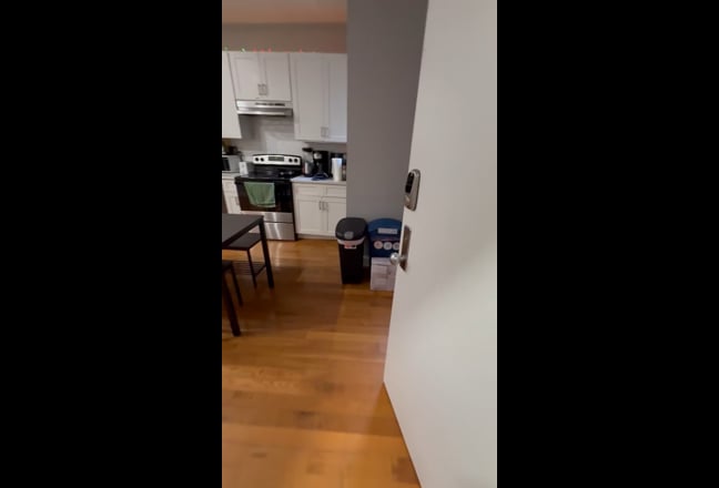 Gorgeous Room w/ Private Bathroom & FireTV Main Photo