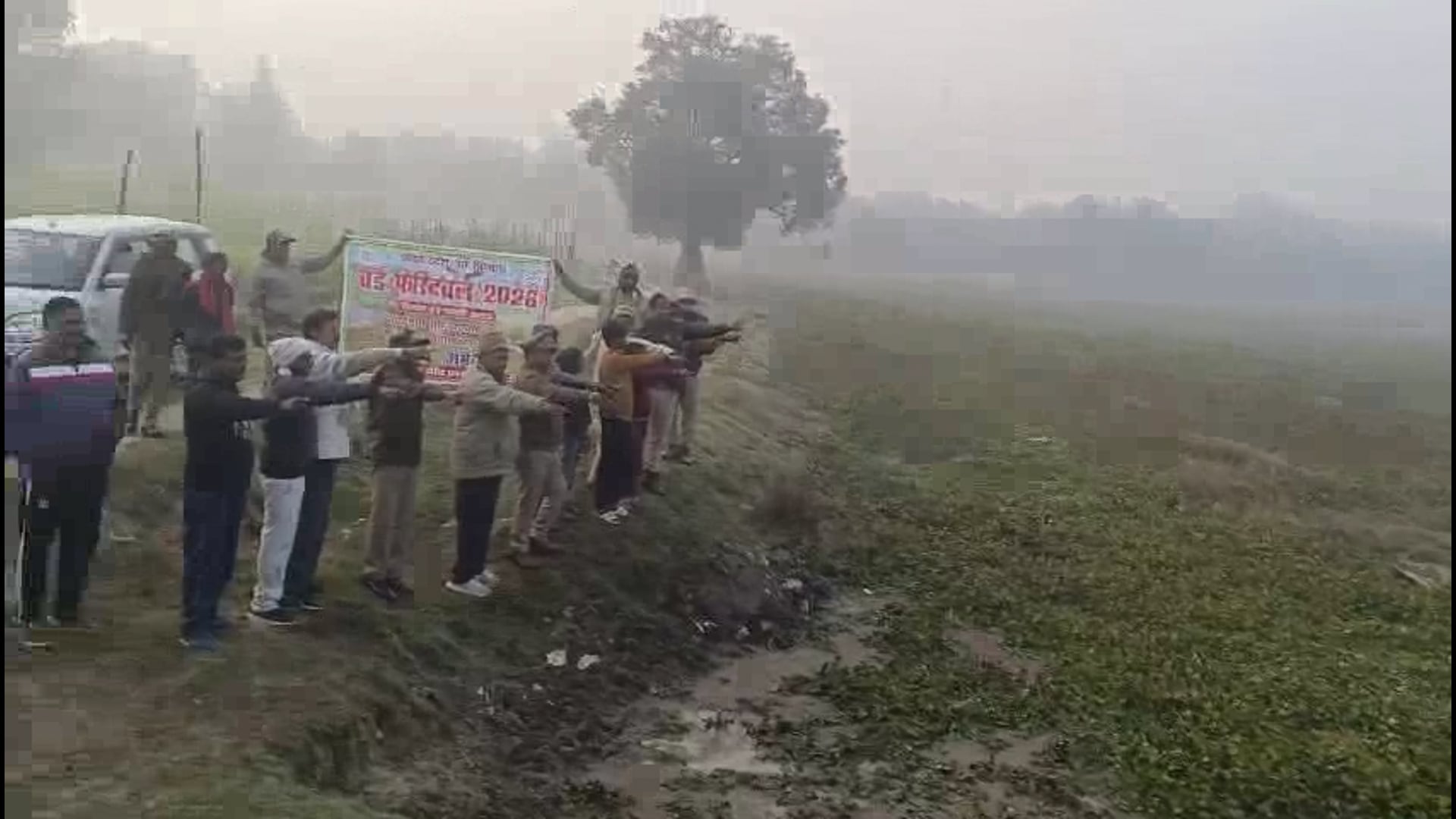 अमेठी जिले में बड़वा ताल में बन विभाग ने विश्व आर्ददिवस‌ मनाया रेन्जर मो इब्राहिम बनदरोगासुरेन्द्रप्रतापसिह रणविजयसिहथे