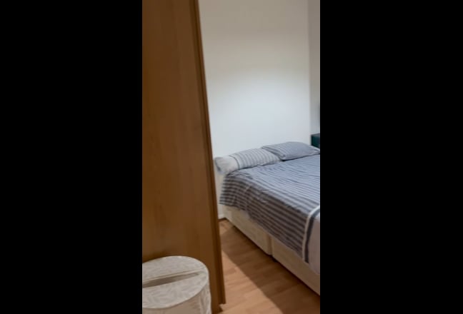 Double & Single Room, Lovely Home & Garden, W12 |  Main Photo