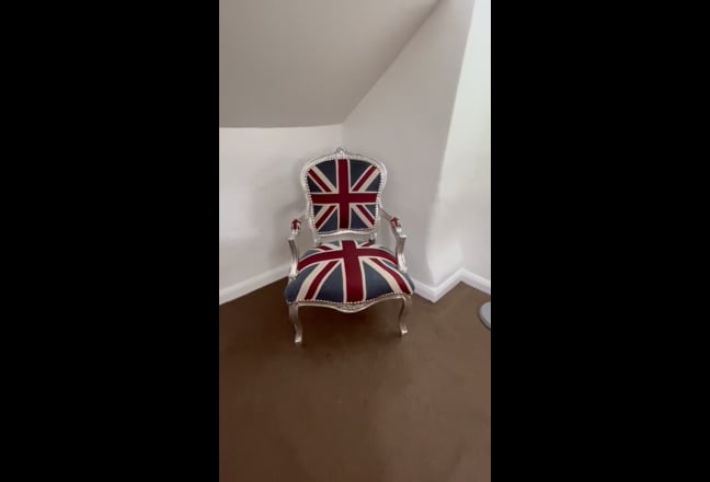 Large Double Room, central telford, fast wi-fi Main Photo