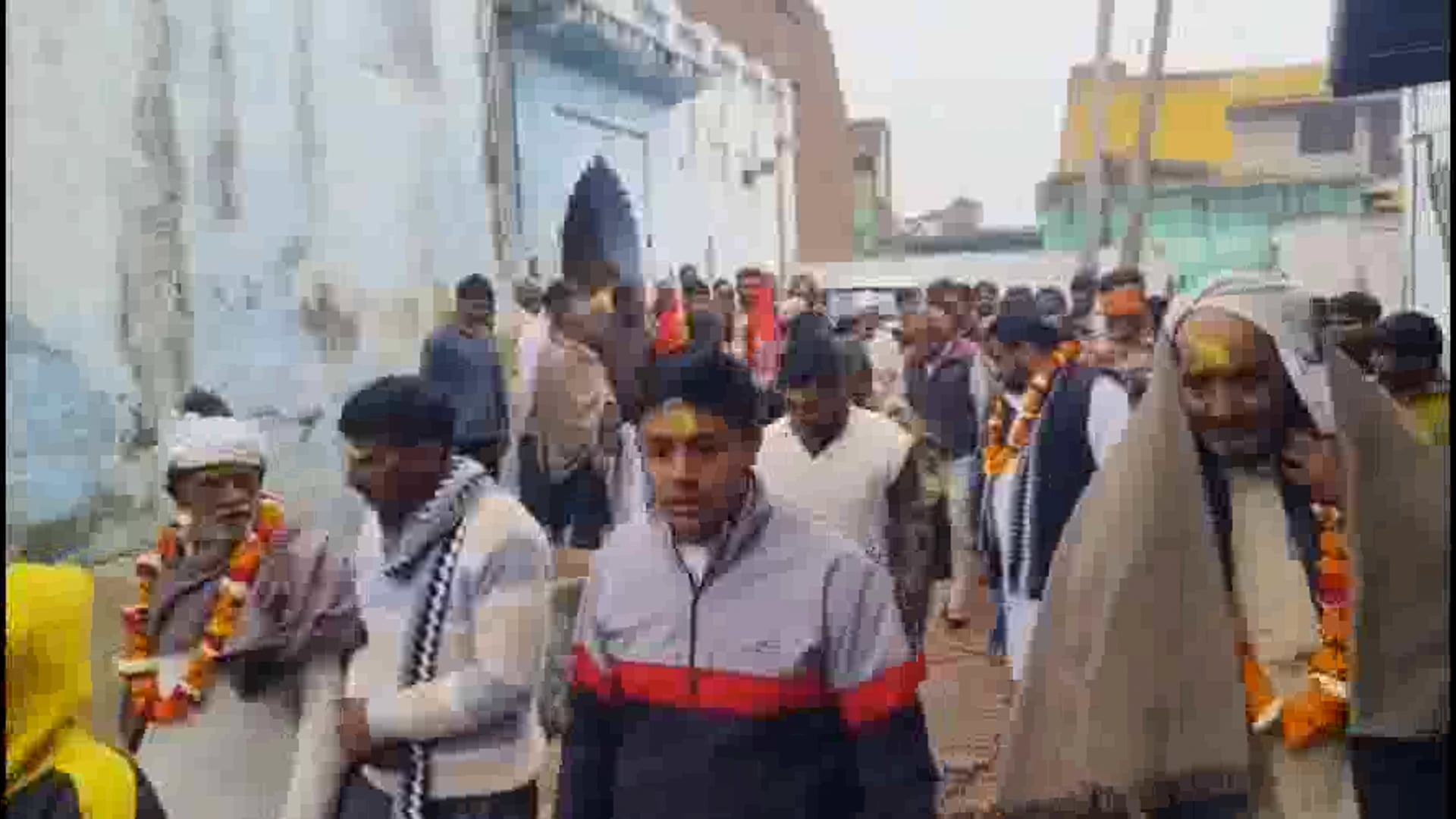 कोसीकलां के फालेल में फिर जीवंत होगी आस्था की परम्परा: होलिका दहन पर धधकते अंगारों के बीच से निकलेगा संजू पड़ा। 