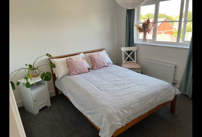 Lovely private top floor annexe near the RD & E Main Photo